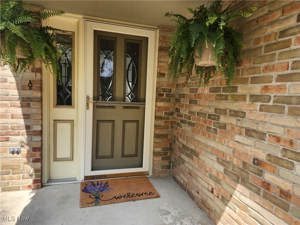 Welcome to your new home! This beautiful 2-bedroom, 2-bathroom condominium is exactly what you've been searching for. Upon entering, you'll be greeted by breathtaking views of the serene pond right at your front door. The soaring vaulted ceilings in the living room, dining room, and kitchen create an open and airy feel, perfect for entertaining.
A lovely atrium adorned with skylights allows natural sunlight to fill the space, enhancing the ambiance of this charming home. Enjoy the new luxury vinyl plank flooring throughout and the exquisite thick crown molding that adds a touch of elegance. The master bedroom features new recessed lighting, and large ceiling fans with lights are found in both bedrooms and the dining area, ensuring comfort year-round.
Recent upgrades include a new HVAC unit, an attic fan, and freshly painted walls and ceilings, as well as a recently painted deck and new gutters. The brand-new kitchen appliances make cooking a delight, while the spacious laundry room, equipped with cabinets, a deep utility sink, and a washer and dryer, adds convenience to daily living.
With a 2-car garage that offers ample storage space, this condo is both functional and stylish. Nestled in a beautiful neighborhood characterized by old-growth trees, two serene ponds, and walking paths, you'll enjoy the tranquility of nature right outside your door. Plus, the Old Republic Home Warranty conveys with the condominium for added peace of mind. Don't miss the opportunity to make this stunning property your new home!