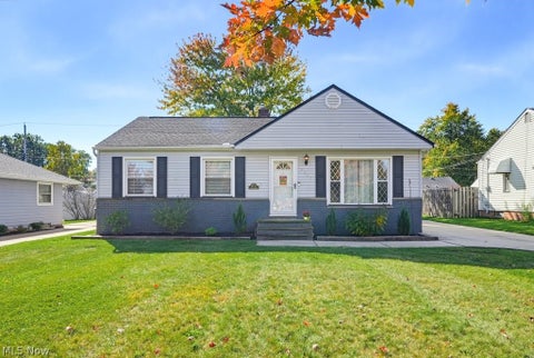 Photo of 6110 Archwood Road, Independence, OH 44131 (MLS # 5254559)