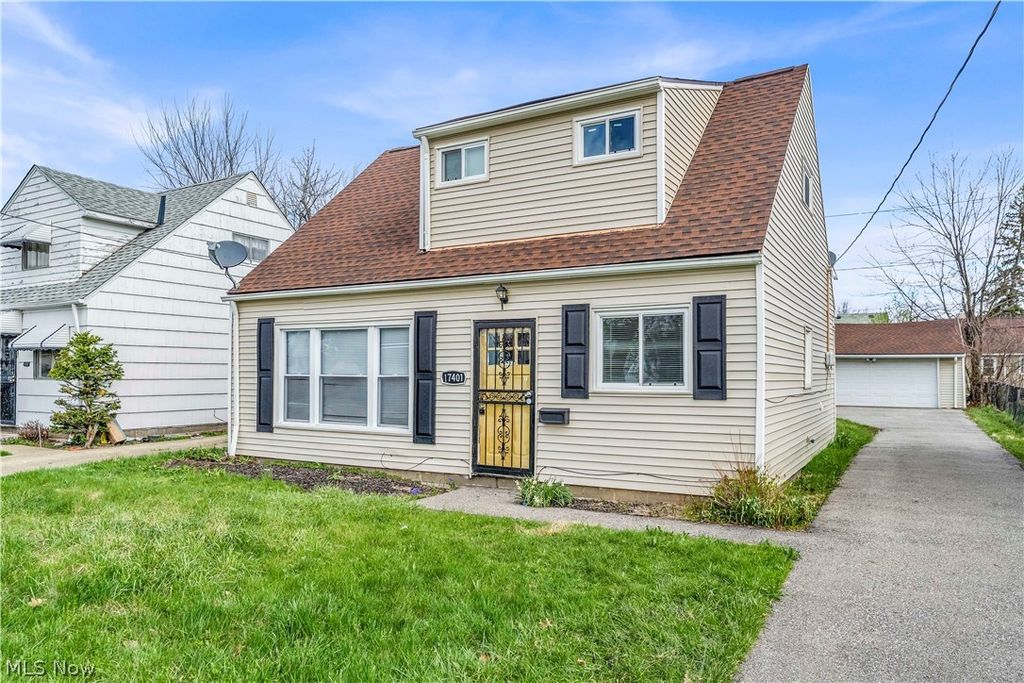 Photo of 17401 Wayne Drive, Cleveland, OH 44128 (MLS # 5202940)