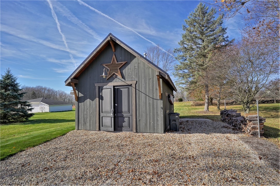 And/The Center Line/Marsh Road - Residential