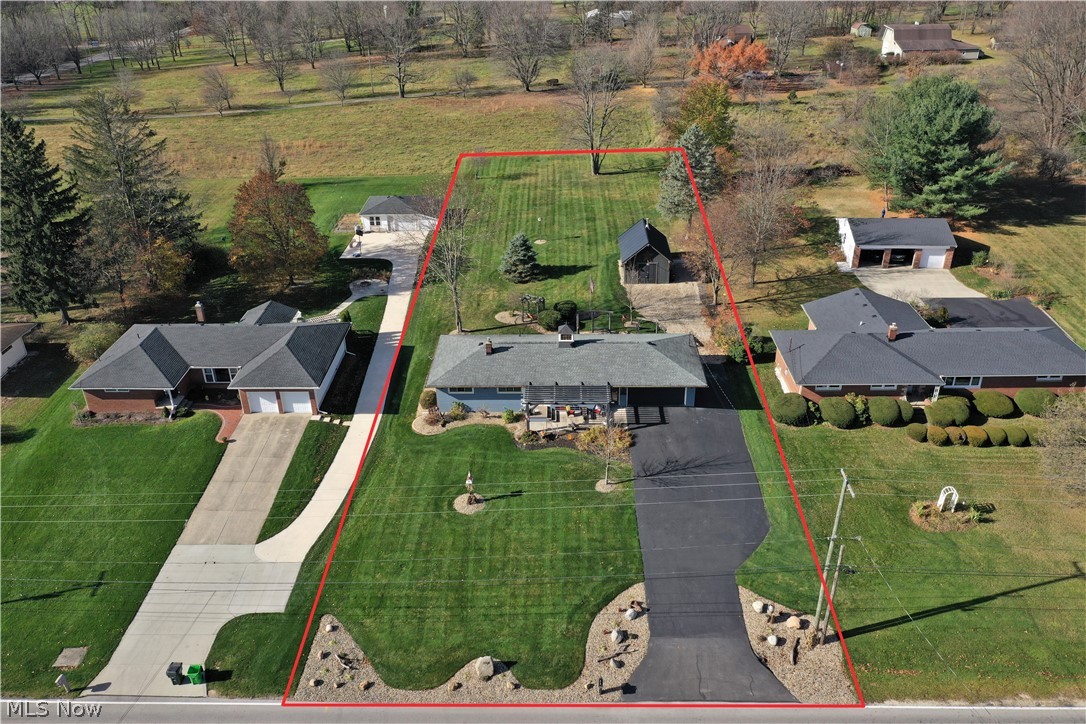 And/The Center Line/Marsh Road - Residential