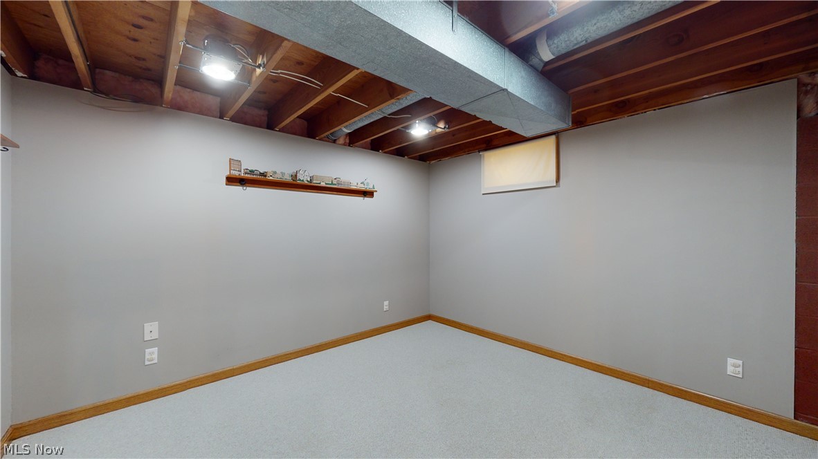 And/The Center Line/Marsh Road - Residential