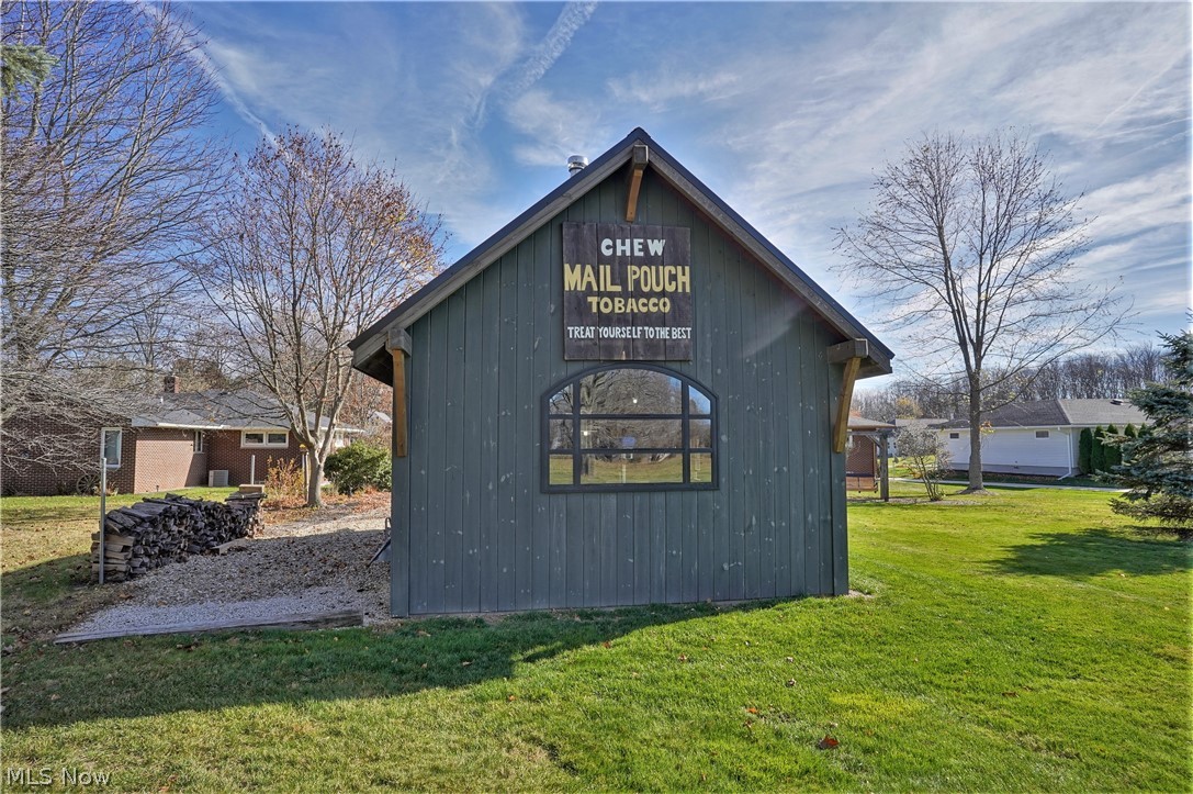 And/The Center Line/Marsh Road - Residential