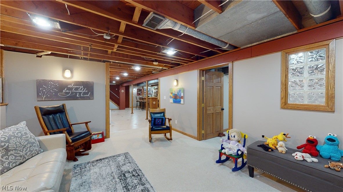 And/The Center Line/Marsh Road - Residential