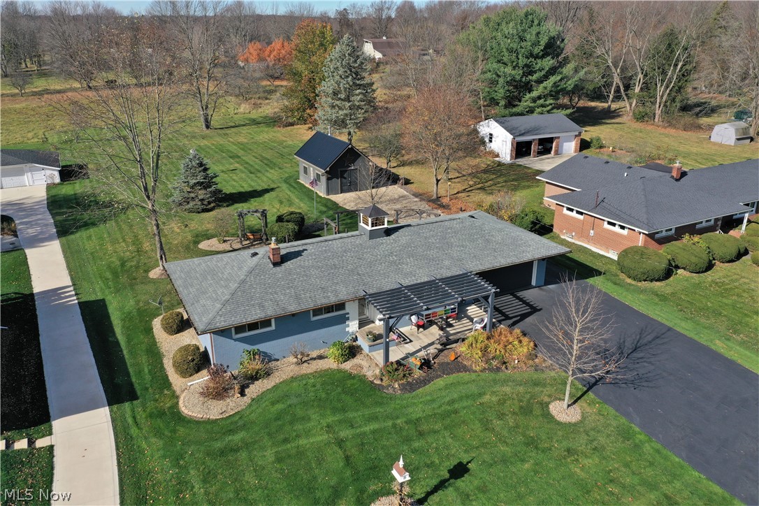 And/The Center Line/Marsh Road - Residential