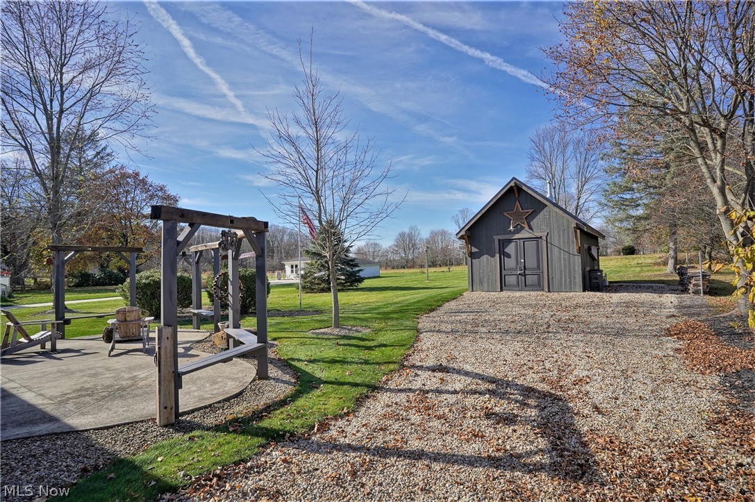 And/The Center Line/Marsh Road - Residential