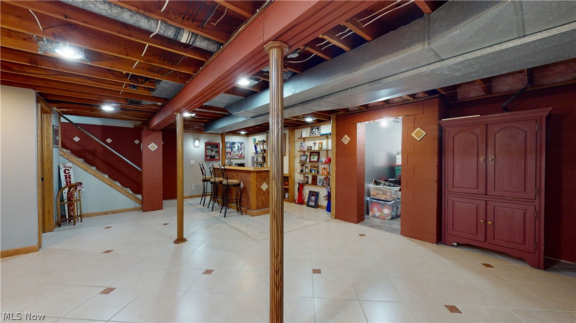 And/The Center Line/Marsh Road - Residential