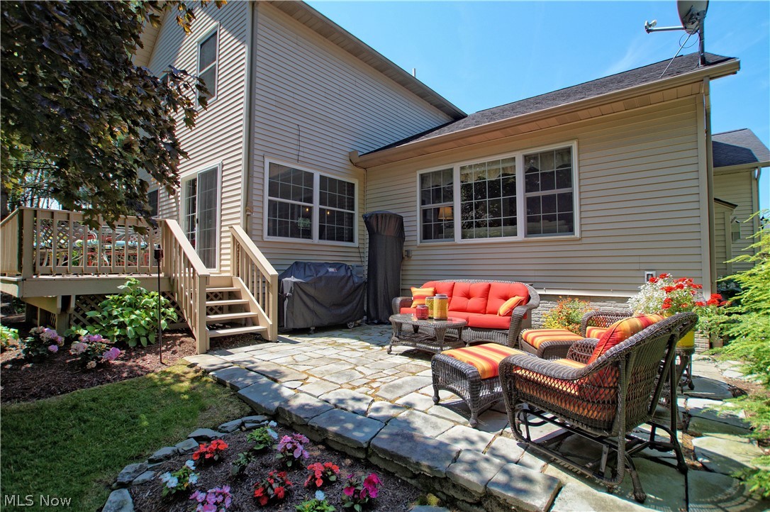 Woods Of Burlington - Residential