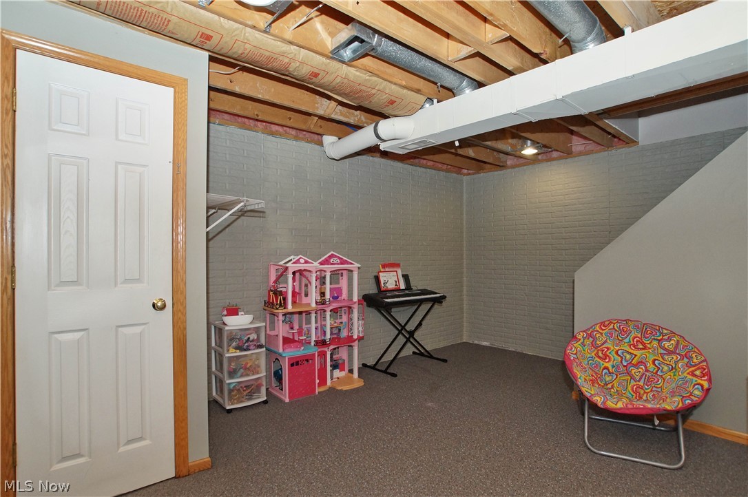 Woods Of Burlington - Residential