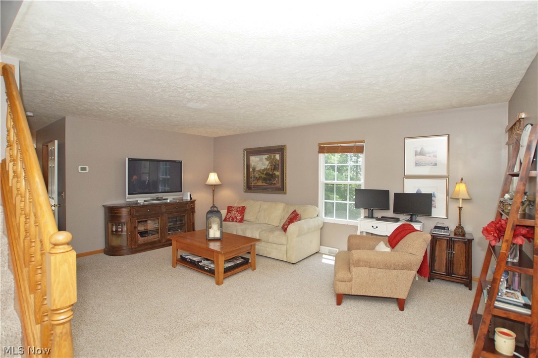 Woods Of Burlington - Residential