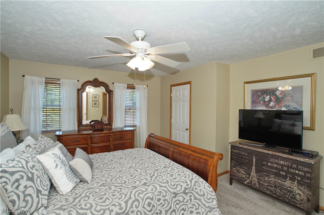 Woods Of Burlington - Residential