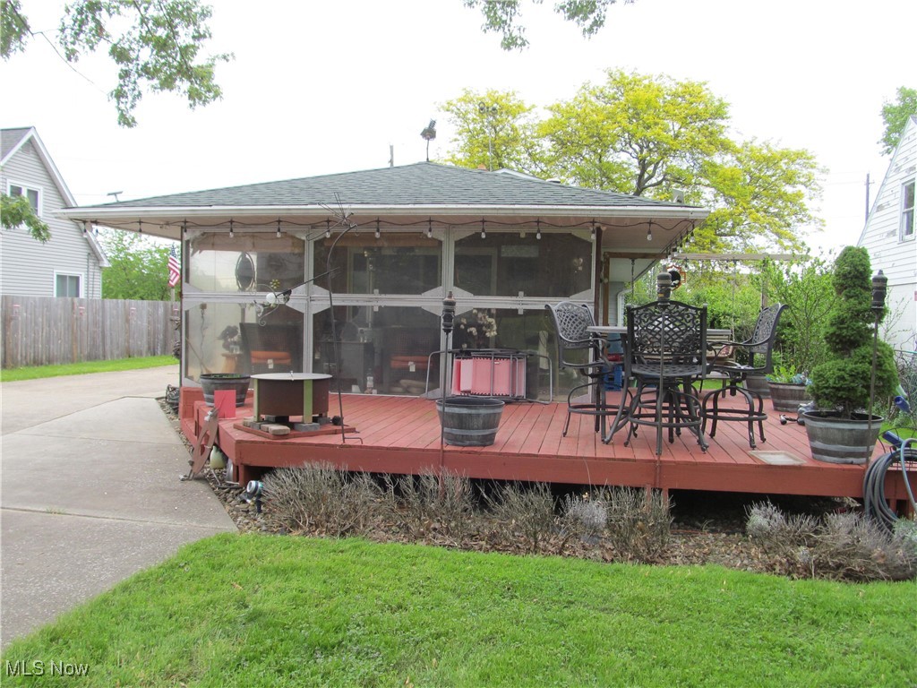 260 E 293rd Street, Willowick, Ohio image 24