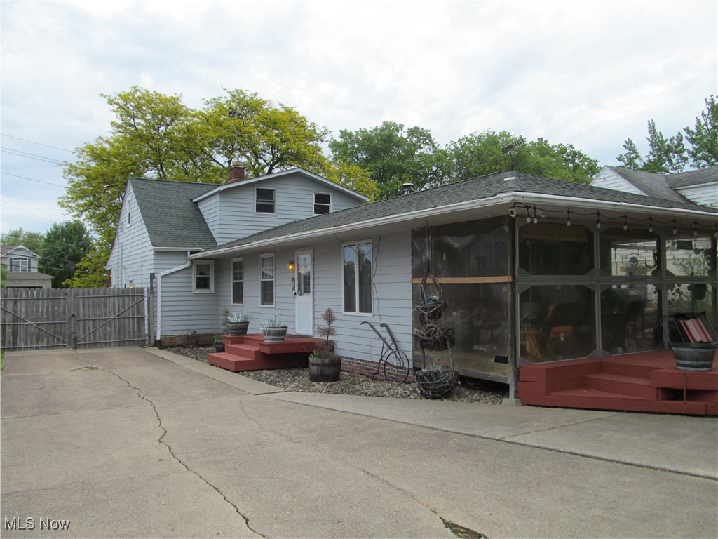 260 E 293rd Street, Willowick, Ohio image 7