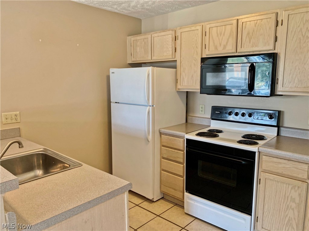 Brookledge Commons Condos - Residential Lease