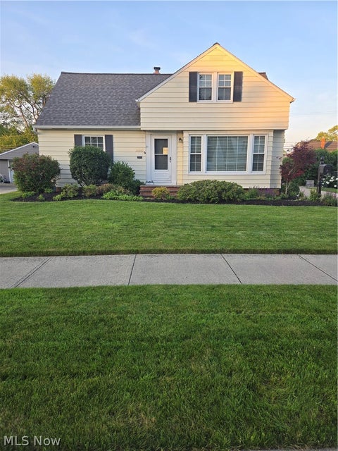 Homes For Sale - 561 Crescent Drive<br/> Willowick, OH 44095