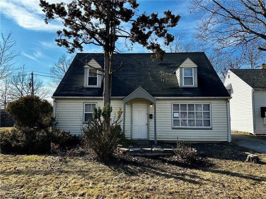 This home is sold AS-IS.  Has a large fenced lot, 1-car garage, 1st floor bedrooms have good sized closet spaces, 2nd floor bedrooms are large.