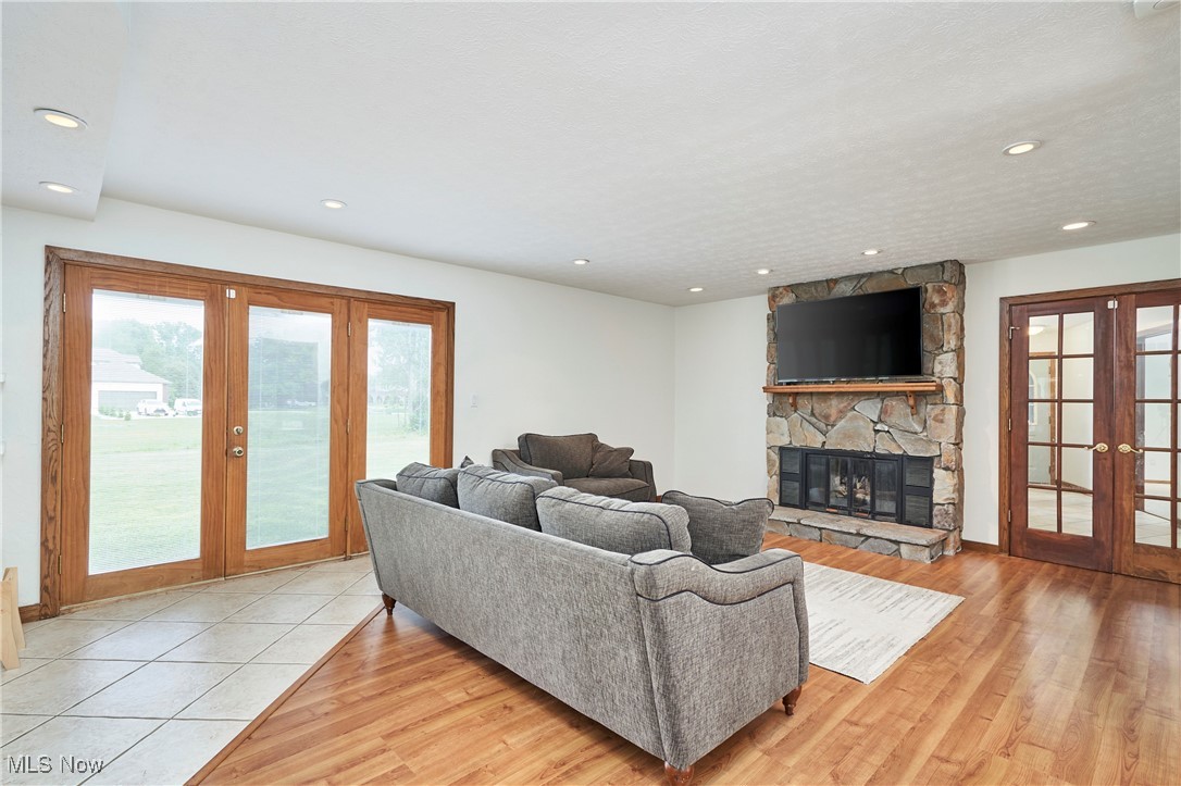 Bath, Ohio 44333, United States, 5 Bedrooms Bedrooms, ,4 BathroomsBathrooms,Residential,Contingent,181596