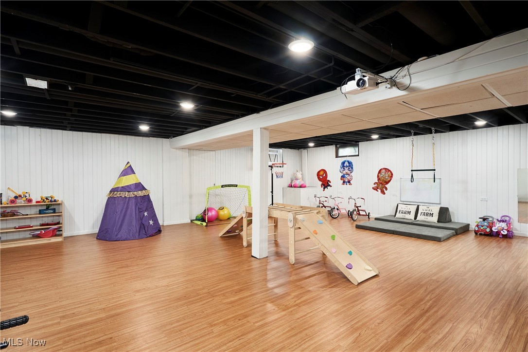 Bath, Ohio 44333, United States, 5 Bedrooms Bedrooms, ,4 BathroomsBathrooms,Residential,Contingent,181596