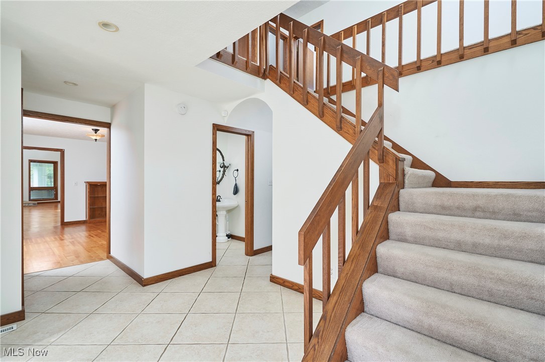 Bath, Ohio 44333, United States, 5 Bedrooms Bedrooms, ,4 BathroomsBathrooms,Residential,Contingent,181596