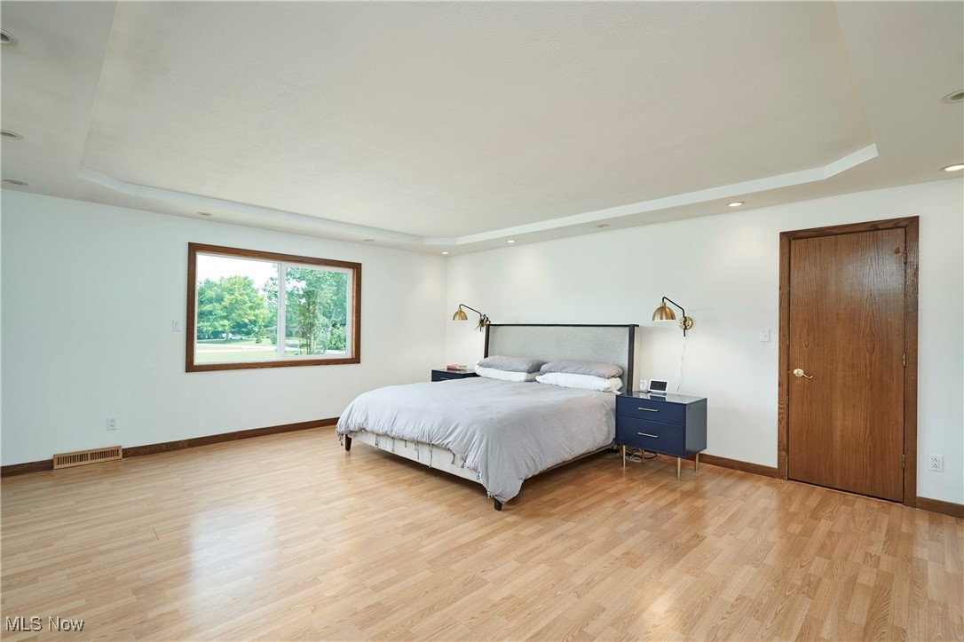 Bath, Ohio 44333, United States, 5 Bedrooms Bedrooms, ,4 BathroomsBathrooms,Residential,Contingent,181596