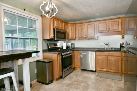 Tiny photo for 94 Camrose Drive, Niles, OH 44446 (MLS # 5221142)