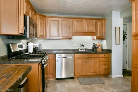 Tiny photo for 94 Camrose Drive, Niles, OH 44446 (MLS # 5221142)