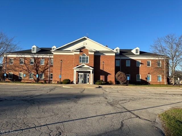 Over 18,000 sq. ft. of offices!!! Formerly the Salem Regional Medical Center in Columbiana. This building is in fantastic condition. Absolutely move-in condition. There will be deed restrictions for the usage of this facility. Please call our office for information.