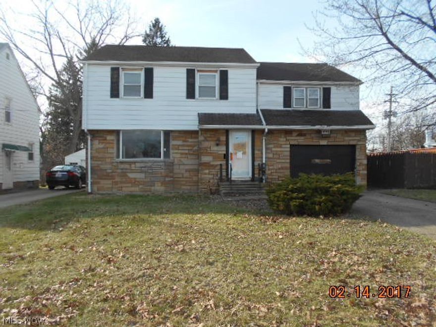 Property has great potential once it's been rehabbed, great location. near highway, parks, restaurants, bus line, and much more.
Selling "as-is", seller to make no repairs, will not be removing debris left behind, property has mold and missing floor boards, so ENTER WITH CAUTION!!
Seller requires this property 5 days exposure on the market before they will review/entertain any offers!