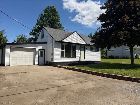 Homes For Sale - 248 Menegay Road<br/> Stark County, Louisville, OH 44641