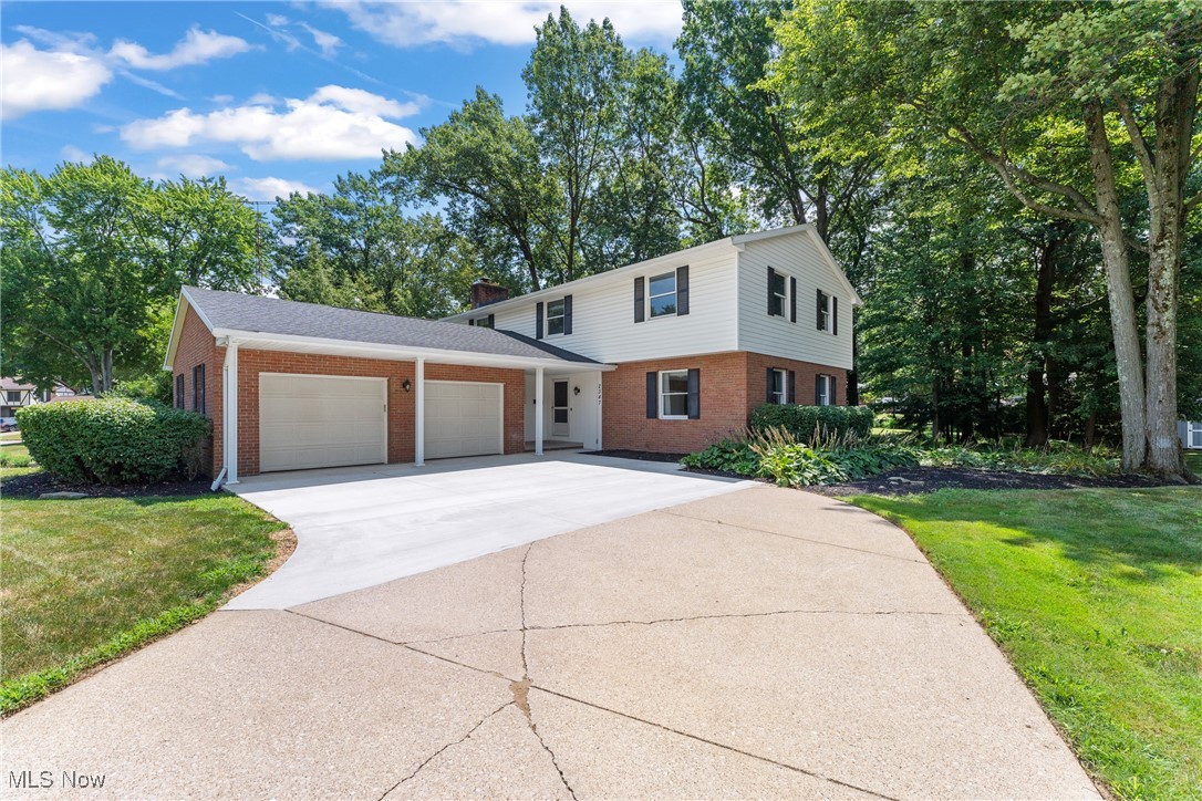 This very well kept home sits in one of the most desirable locations in Massillon. The current owner took very good care of this home. The thing that truly impressed me was the size of all four bedrooms. When you walk through the front door the foyer opens to a massive living room and a nice family room with a fireplace. Not only does this house feature a nice dinette it also gives you a formal dining area as well. Off the garage you have the laundry room and a half bath so when the kids come home dirty they won't track the mud upstairs to their insanely large bedrooms. The primary bedroom offers a full bathroom and mutliple closet spaces. You need to come check this home out.