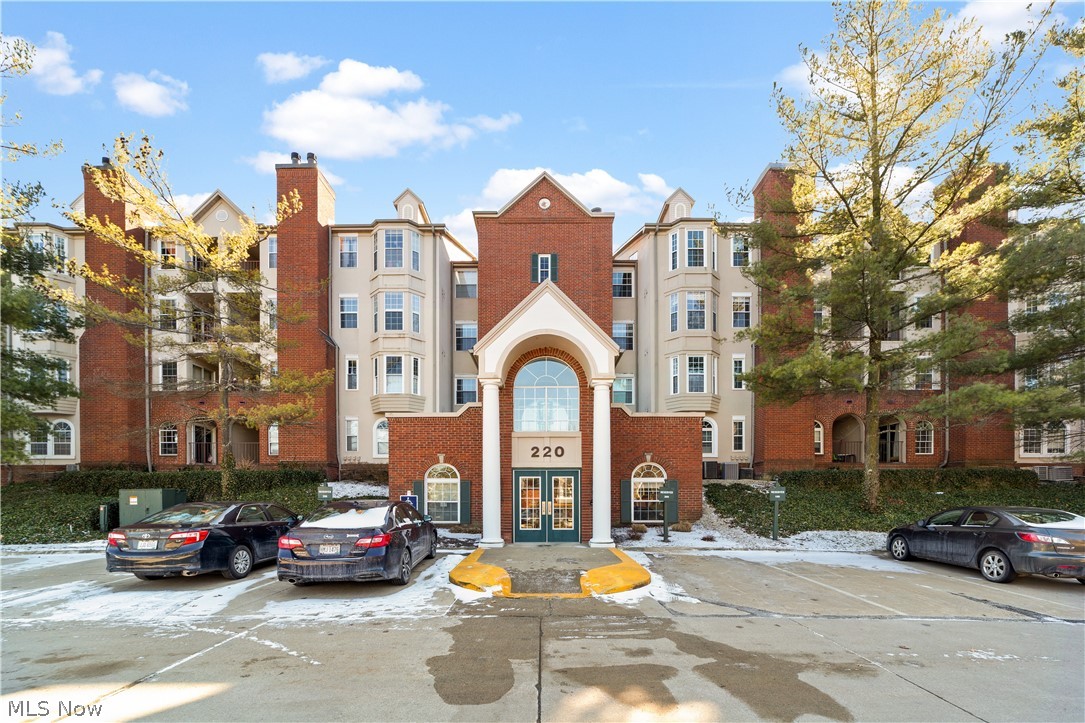 Fox Hollow/Woodhawk Condo - Residential