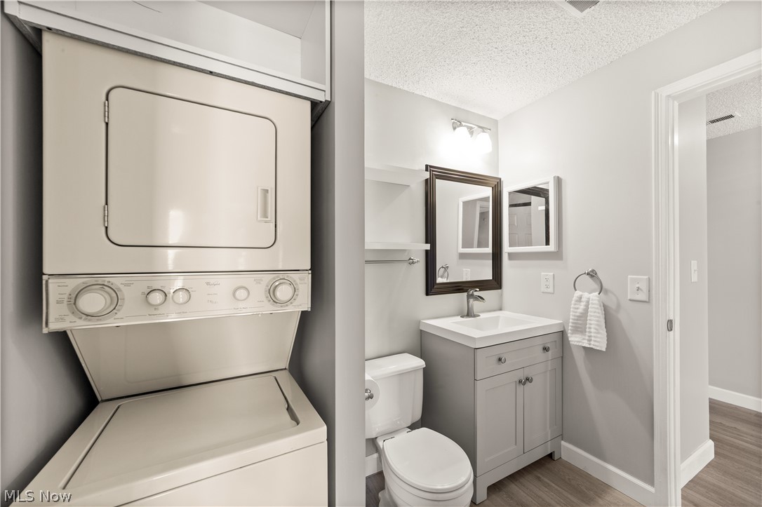 Fox Hollow/Woodhawk Condo - Residential