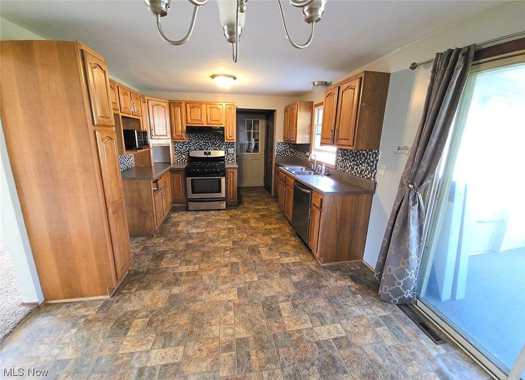 Wilkshire Hills 08 Edgewood Ac - Residential