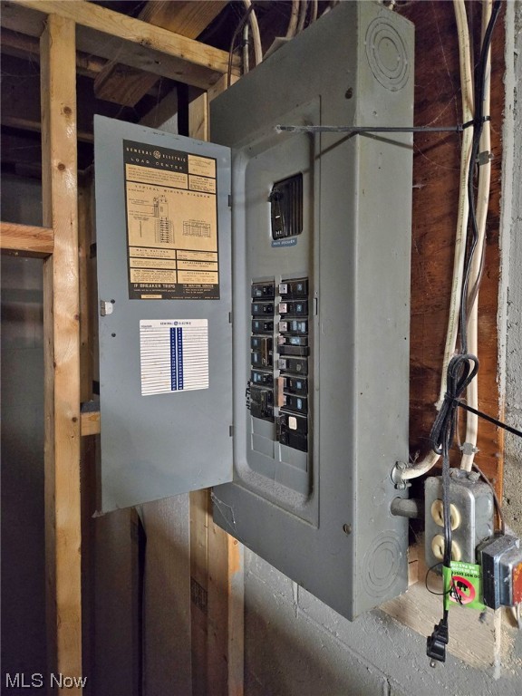 Wilkshire Hills 08 Edgewood Ac - Residential