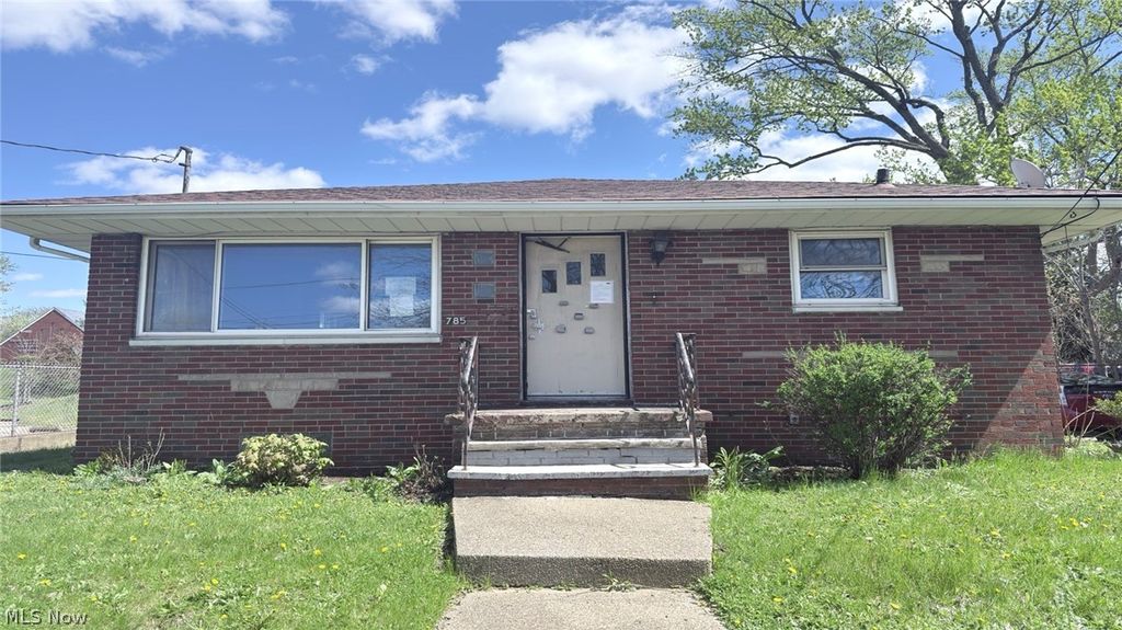 Photo of 785 Brittain Road, Akron, OH 44305 (MLS # 5202409)