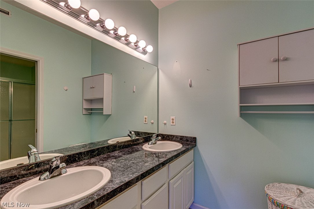 Hickory Ridge Condo Ph 12 - Residential