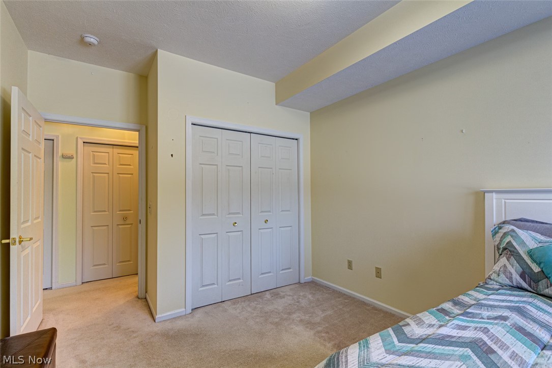 Hickory Ridge Condo Ph 12 - Residential