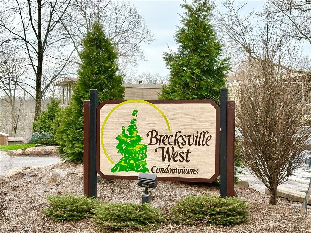 Photo of 6770 Chaffee Court #Q1, Brecksville, OH 44141 (MLS # 5192619)