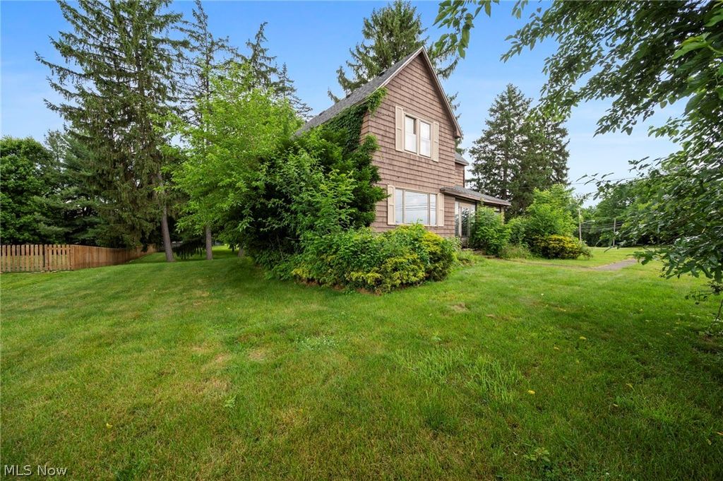 Photo of 403 Barrett Road, Berea, OH 44017 (MLS # 5219311)