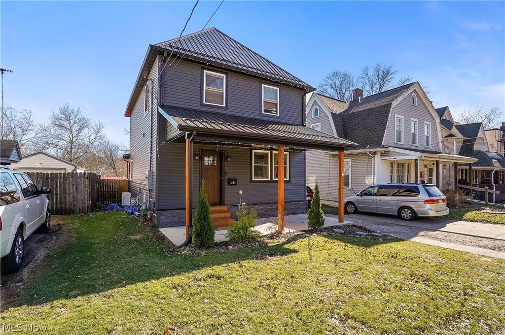 Photo of 849 Wellman Avenue SE, Massillon, OH 44646 (MLS # 5192354)