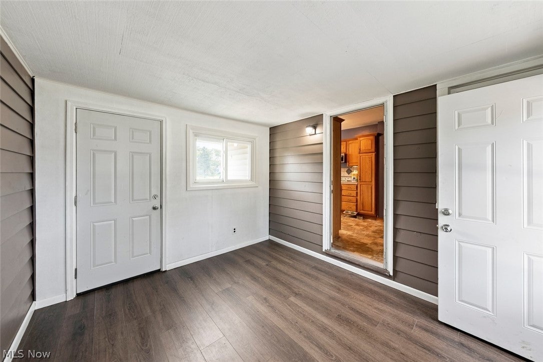 1187 Meadowbrook Boulevard