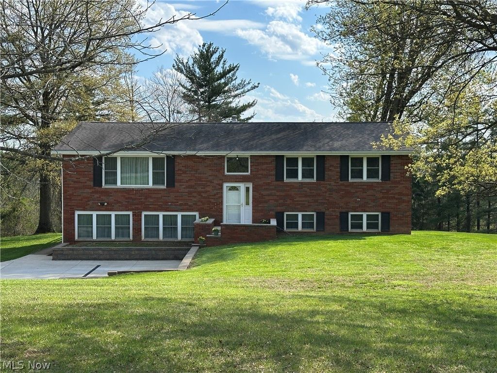 Photo of 285 A E Miller Road, Lowell, OH 45744 (MLS # 5200616)