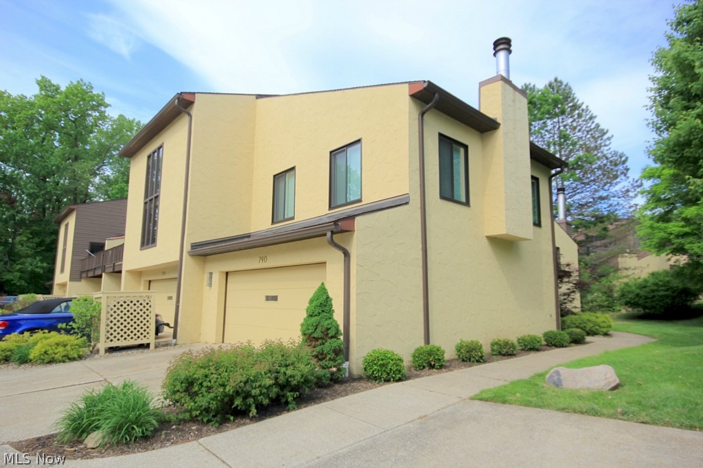 Hampton Woods - Residential