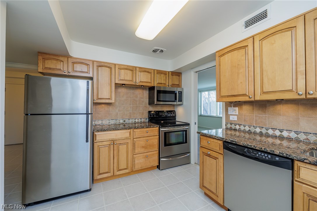 Hampshire House Condo - Residential