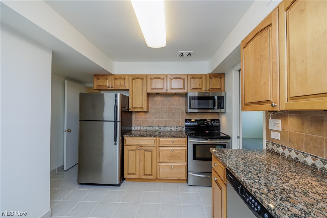 Hampshire House Condo - Residential