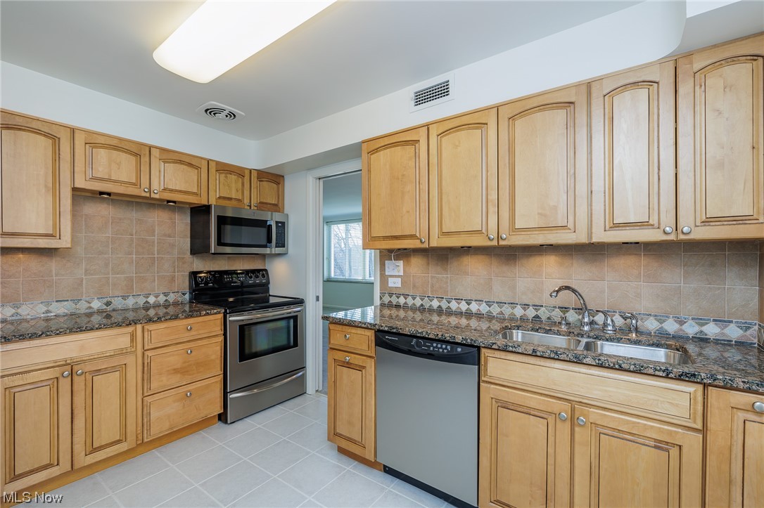 Hampshire House Condo - Residential