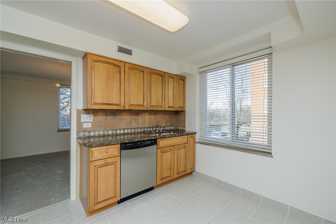 Hampshire House Condo - Residential