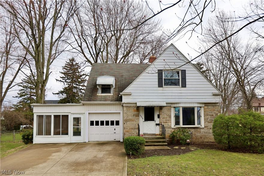 Charming three bedroom colonial on a double lot within walking distance to downtown Willoughby!! Three large bedrooms upstairs as well as a full bath. TWO sun porch rooms off of the main level provide lots of potential and extra space. All appliances remain in the home. This home has abundant potential with its' functional layout and extremely desirable location!