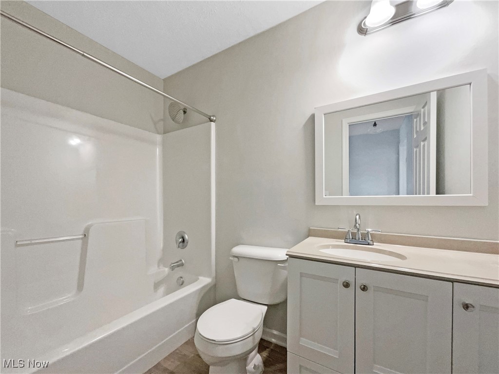 1022 Woodfield Lane, Brunswick, Ohio image 16
