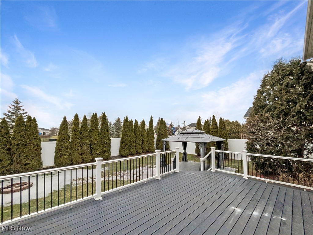 1022 Woodfield Lane, Brunswick, Ohio image 10
